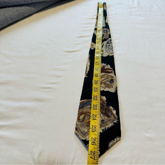 Lord & Taylor Tie 100% Silk Short 54” x 3.5” Handmade Necktie Black and Cream - Picture 9 of 9